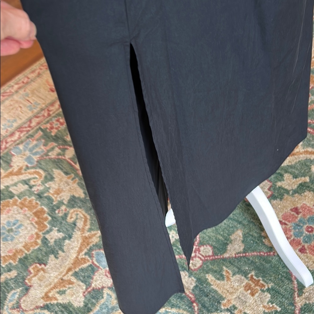 Elegant Black One-Shoulder Dress - Picture 4 of 8